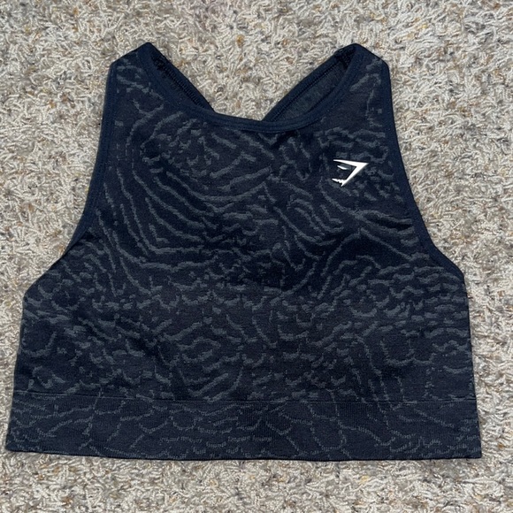 Gym shark workout top- have never worn in great condition, no rips, and stretchy - Picture 1 of 2